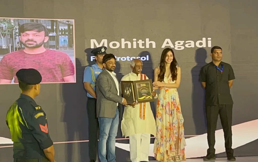 Mohith Agadi receives The Economic Times Inspiring Leaders award 2023 from Haryana Governor Bandaru Dattatreya