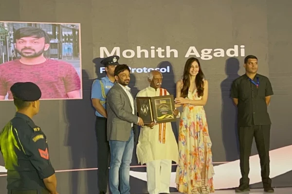 Mohith Agadi receives The Economic Times Inspiring Leaders award 2023 from Haryana Governor Bandaru Dattatreya